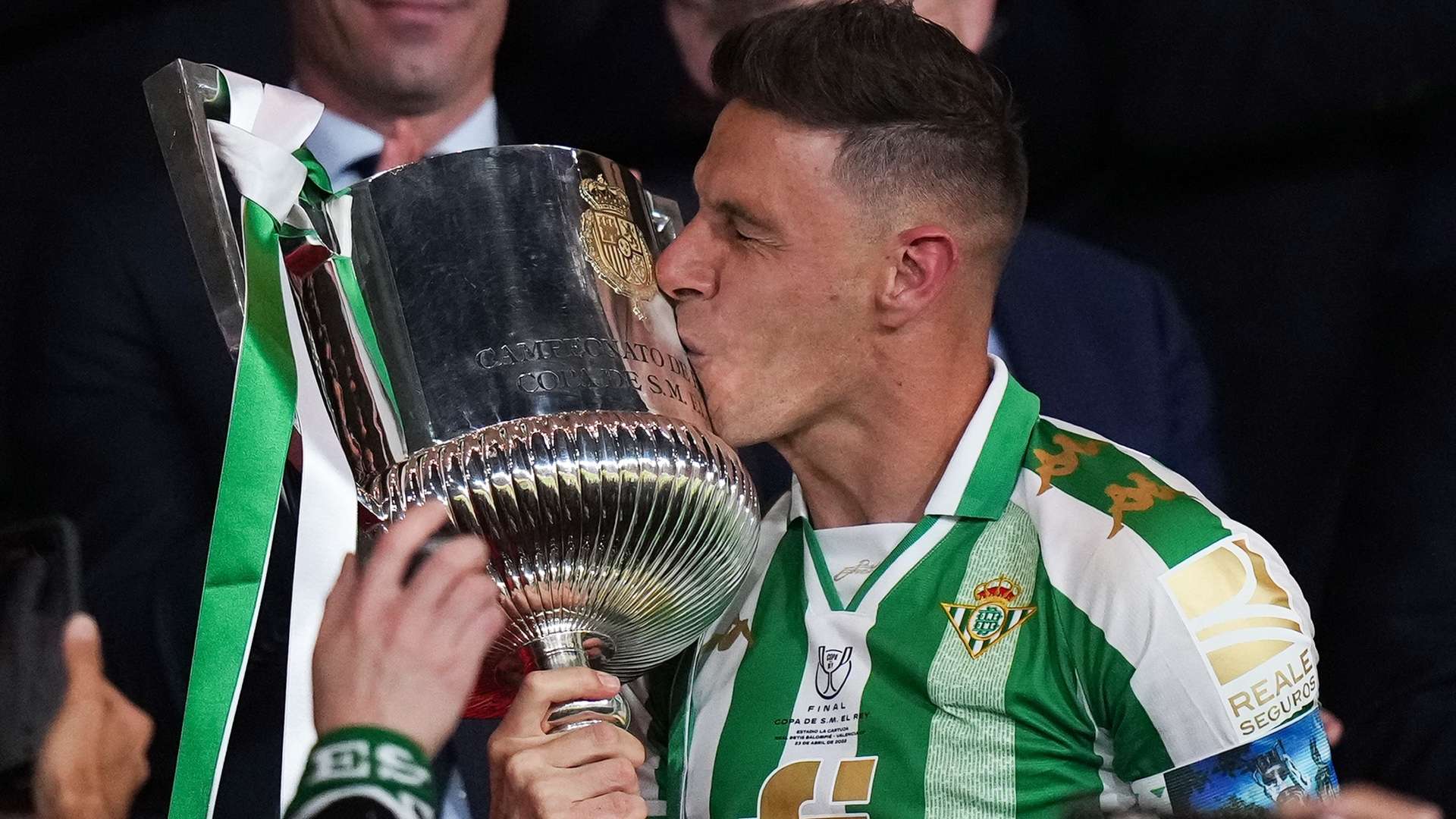 从俱乐部的 从俱乐部的